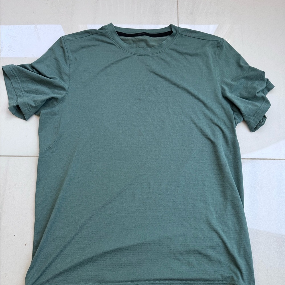 XL Lululemon Men's Green T-Shirt